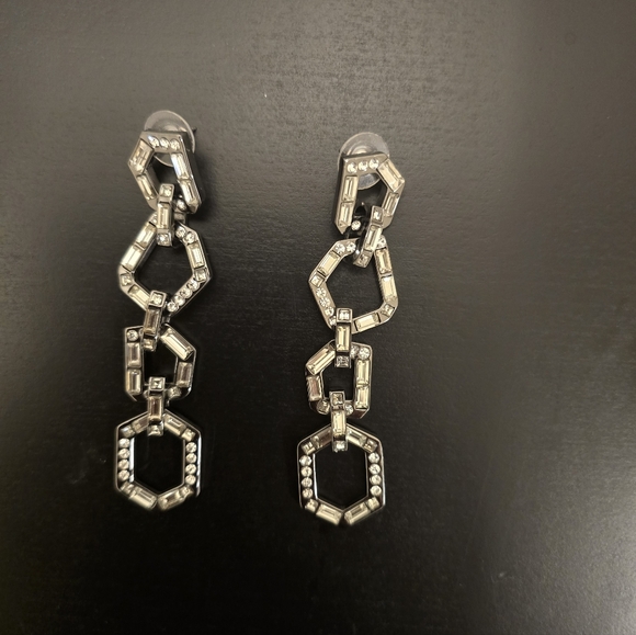 NEW BCBG MAXAZRIA Stone linked chain earings. RUNWAY COLLECTION - Picture 3 of 4